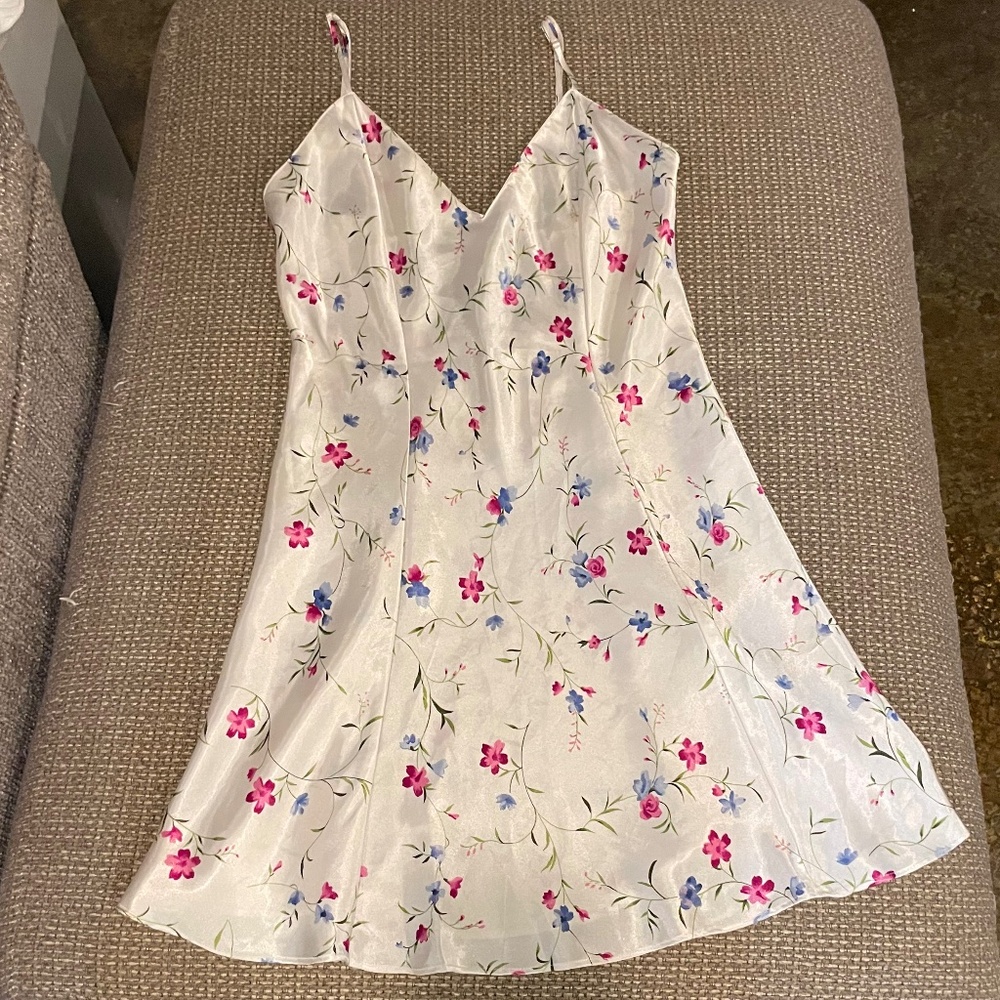 Frederick’s of Hollywood vintage satin floral slip dress Nightgown Size Small